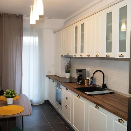 Lazo Two Room- Luxury Apartman Bukarest